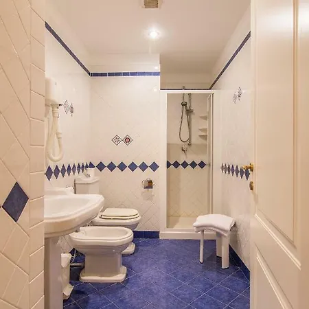 Apollo Bed & Breakfast 4*