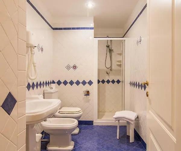 Apollo Bed & Breakfast 4*