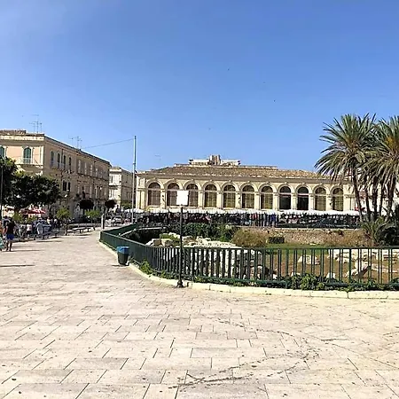 Apollo Panzió