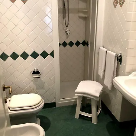Apollo Bed & Breakfast 3*