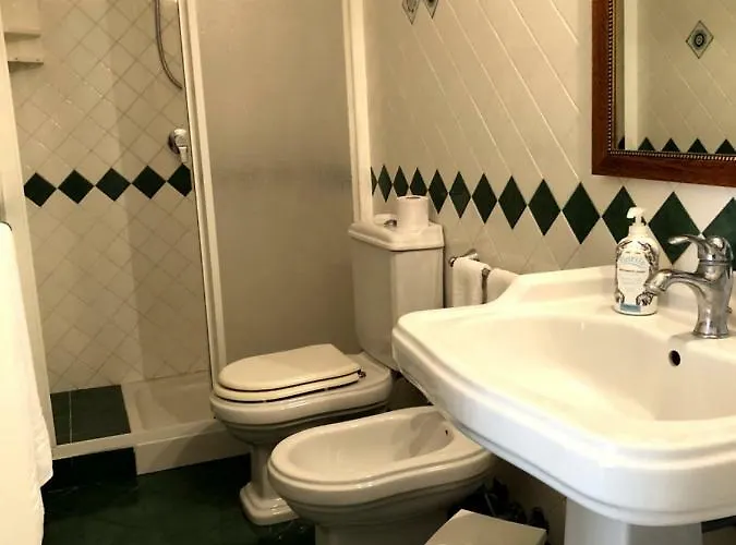 Apollo Bed & Breakfast 4*